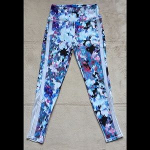 Fabletics High-Waisted Powerhold Leggings, Med.